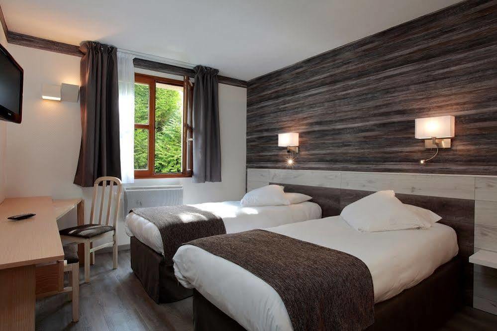 Logis Le Luth Hotell Mirecourt Eksteriør bilde
