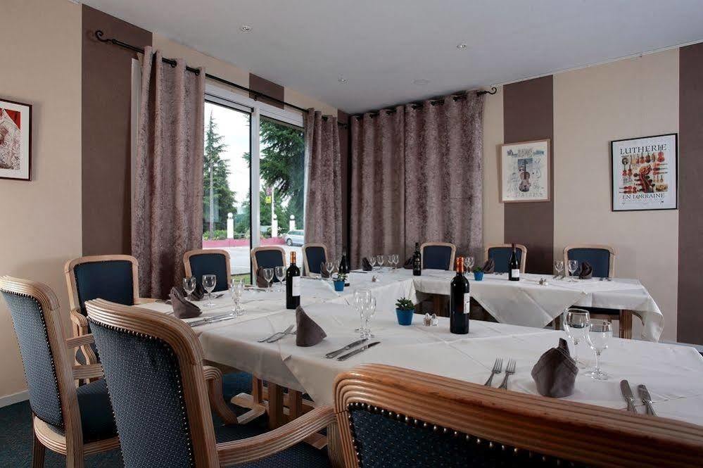 Logis Le Luth Hotell Mirecourt Eksteriør bilde